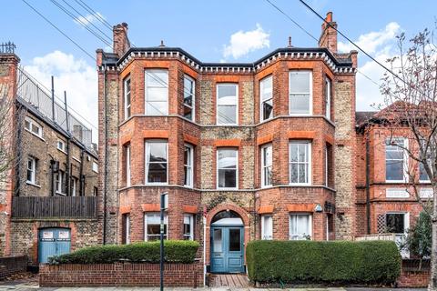 3 bedroom flat to rent, Hosack Road, Balham, London, SW17