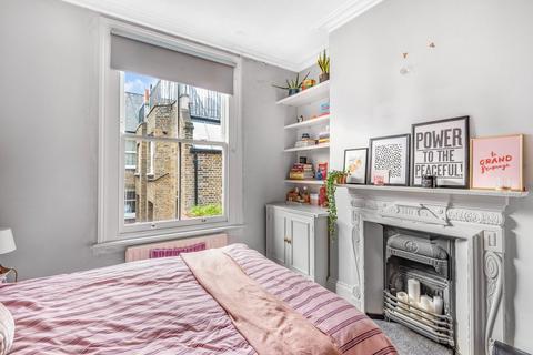 3 bedroom flat to rent, Hosack Road, Balham, London, SW17
