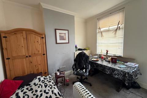 2 bedroom terraced house for sale, Carlisle Street, Leicester