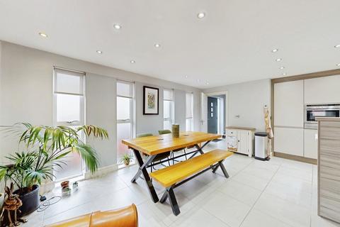 2 bedroom end of terrace house for sale, Victoria Place, Cheltenham