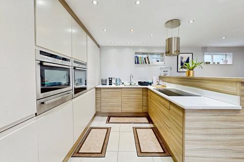 2 bedroom end of terrace house for sale, Victoria Place, Cheltenham