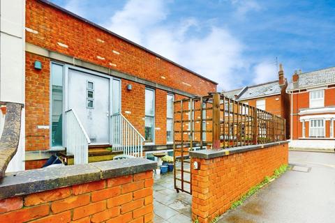 2 bedroom end of terrace house for sale, Victoria Place, Cheltenham