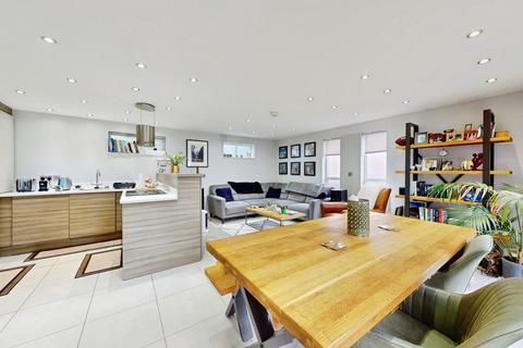 2 bedroom end of terrace house for sale, Victoria Place, Cheltenham