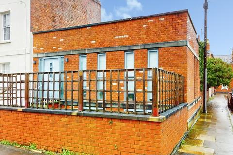 2 bedroom end of terrace house for sale, Victoria Place, Cheltenham