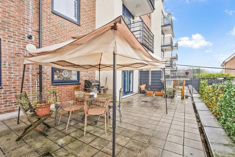2 bedroom apartment for sale, Jerome Place, Charter Quay KT1