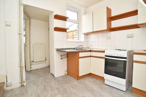 2 bedroom terraced house for sale, Regent Avenue, Harrogate, HG1