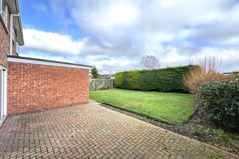 undefined, SOUTH WOOTTON - 4 Bed Link-Detached House on Sought After Cul-De-Sac