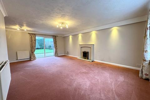 undefined, SOUTH WOOTTON - 4 Bed Link-Detached House on Sought After Cul-De-Sac
