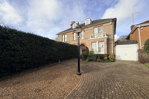 Charmouth Grove, Ashley Cross