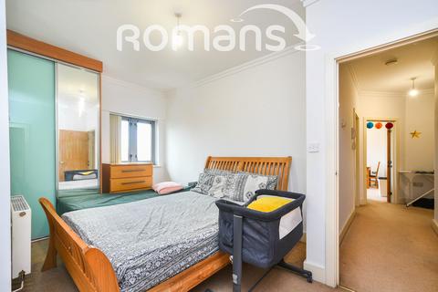2 bedroom flat to rent, Linden Court, Holbrook Way, Swindon, SN1