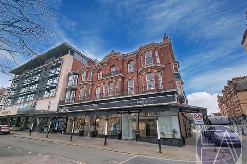 Property to rent - Lord Street, Southport PR8