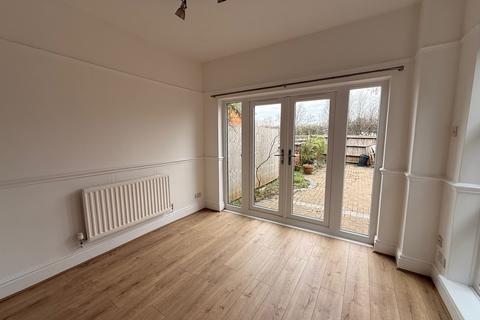 3 bedroom terraced house to rent, Ruskin Rd, Crewe