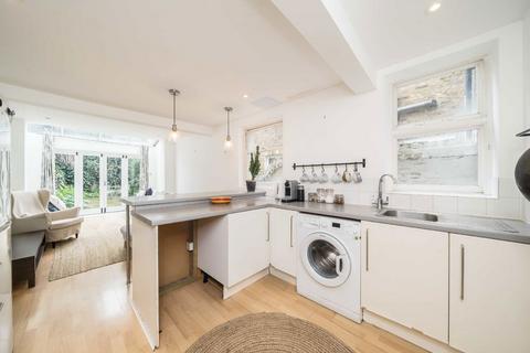 1 bedroom flat to rent, Concanon Road, London SW2