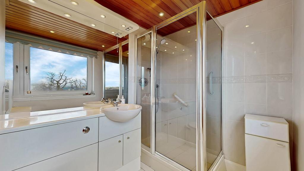 44-web-or-mls-23 Beechlands Avenue Flat 4.1 44