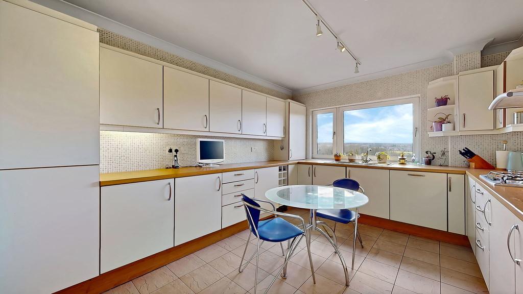 31-web-or-mls-23 Beechlands Avenue Flat 4.1 30