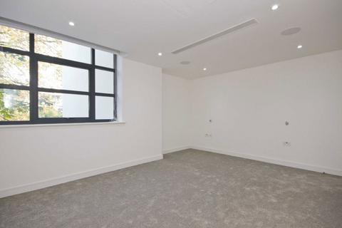 2 bedroom flat to rent, Hogarth Lane, London W4