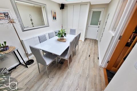 2 bedroom detached house for sale, The Mews, West Mersea