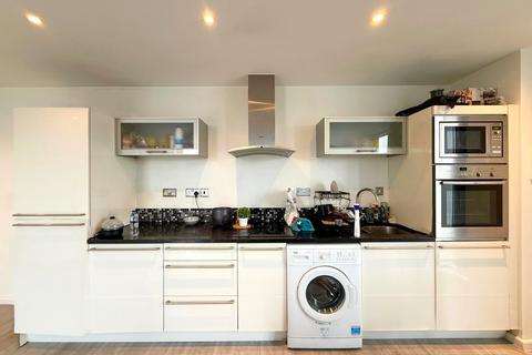 2 bedroom penthouse to rent, Ability Place, London E14