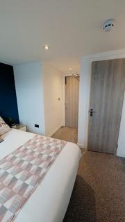 1 bedroom in a house share to rent, Harwoods Road, Watford WD18