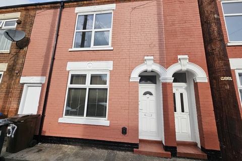 2 bedroom terraced house to rent - Middleburg Street, Hull
