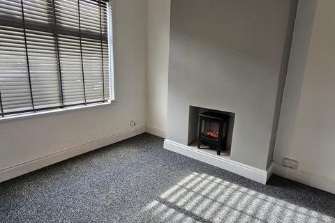 2 bedroom terraced house to rent, Middleburg Street, Hull
