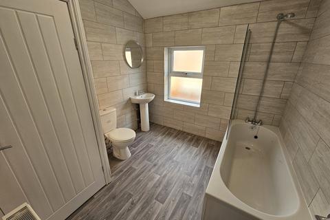2 bedroom terraced house to rent, Middleburg Street, Hull
