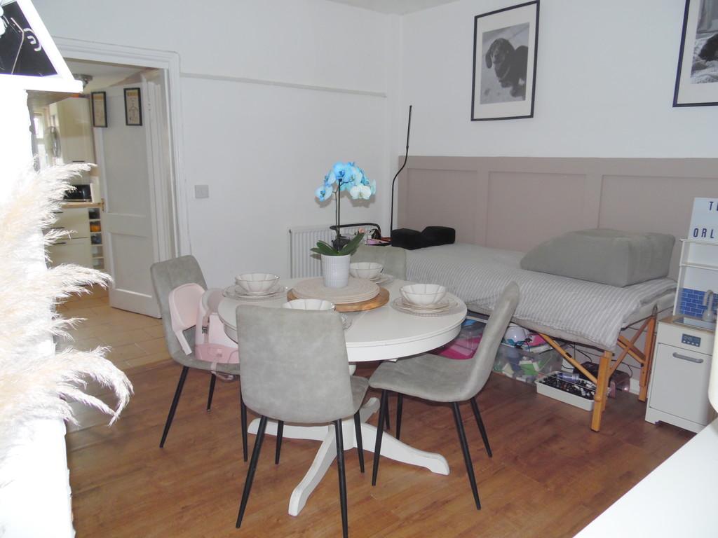 Dining room (2)
