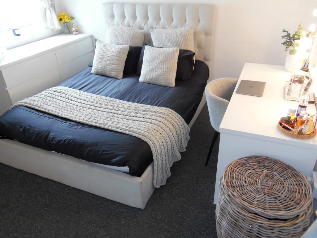 Bed 1 (2)