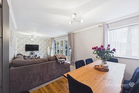 3 bedroom terraced house for sale, Bloomfield Crescent, Lichfield