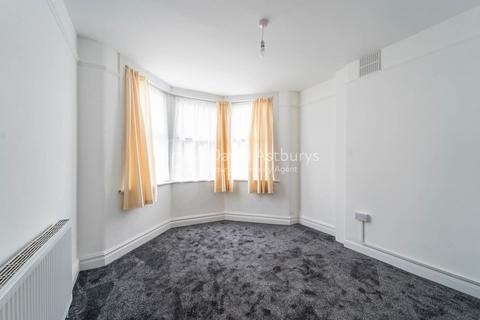 3 bedroom apartment to rent, Nightingale Road, Wood Green, London