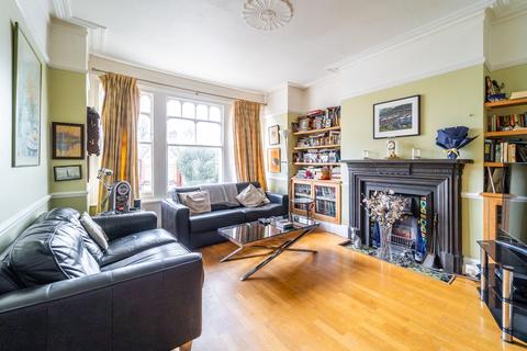 2 bedroom flat for sale, Cecil Road, Muswell Hill N10