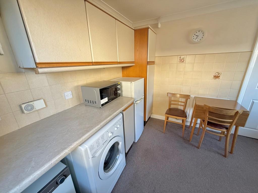 22 Park Drive Kitchen 3