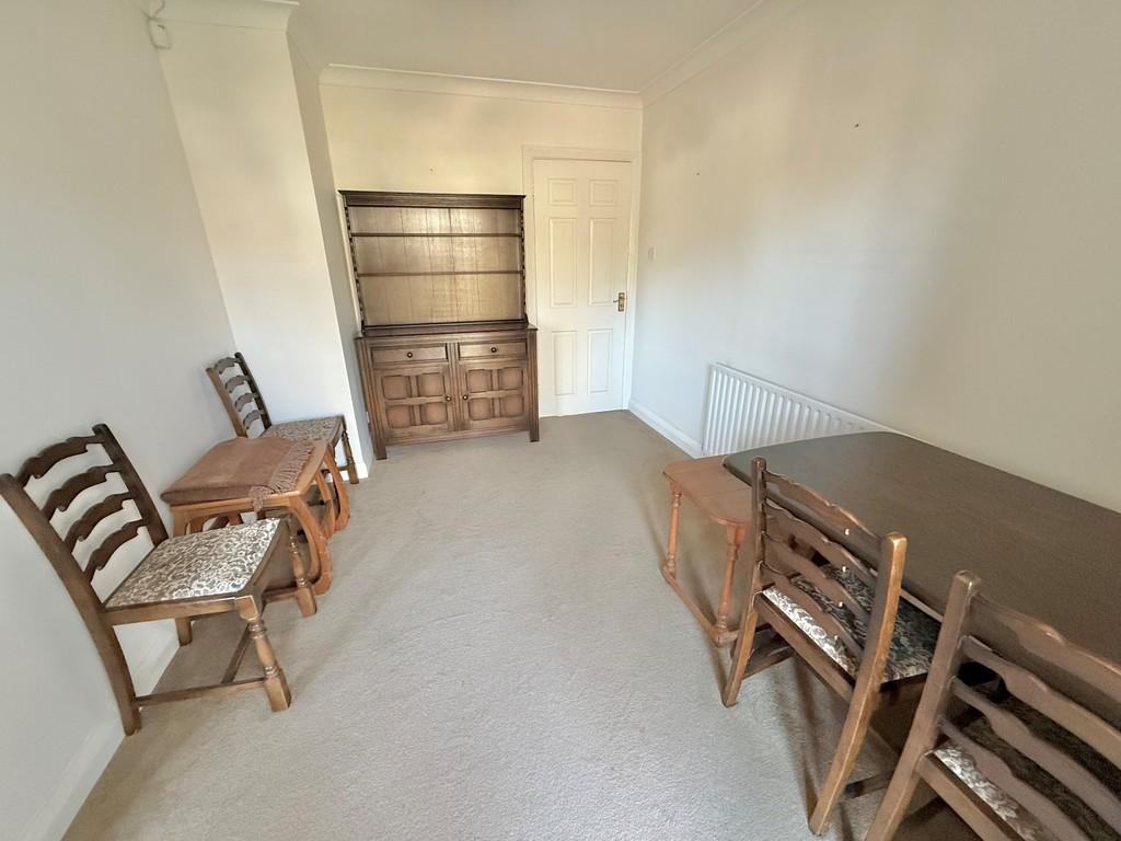 22 Park Drive Dining 1