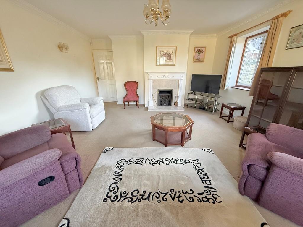 22 Park Drive Lounge 2