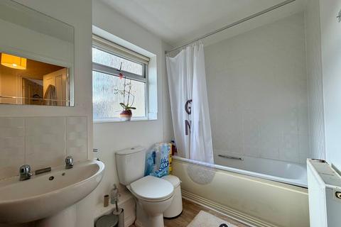 2 bedroom flat to rent, Raleigh House, Exeter EX4