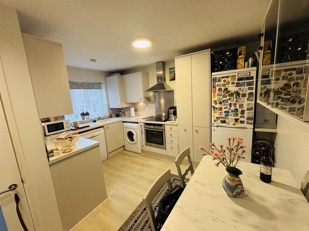 Kitchen WG.jpg