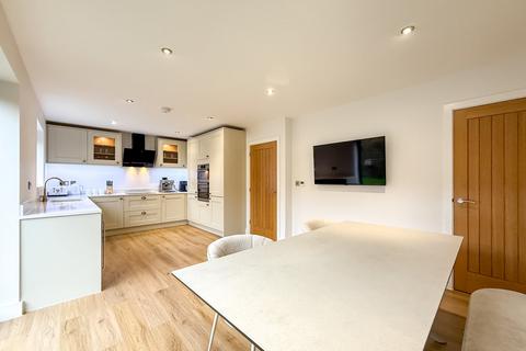 4 bedroom detached house for sale, Summer View, Holmfirth HD9