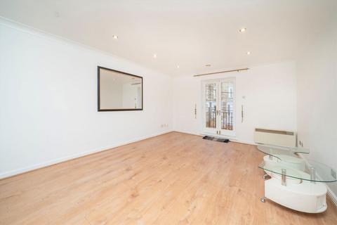 2 bedroom flat to rent, Russell Road, London W14