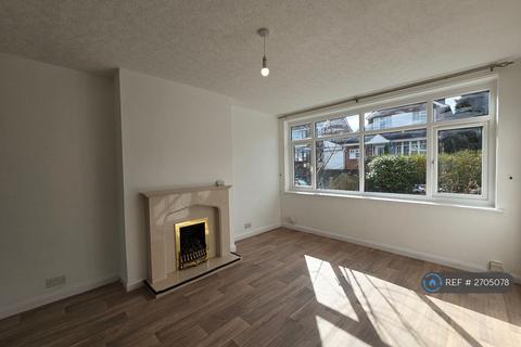 3 bedroom semi-detached house to rent, Leslie Rise, Oldbury, B69