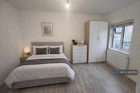 1 bedroom in a flat share to rent, Empire Way, Wembley, HA9