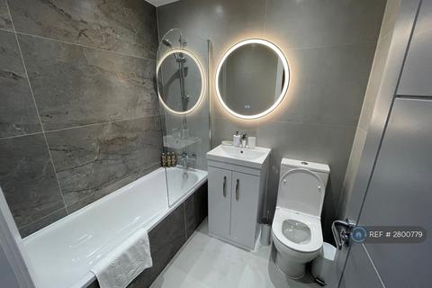 undefined, Warwick Place, Uxbridge, UB8