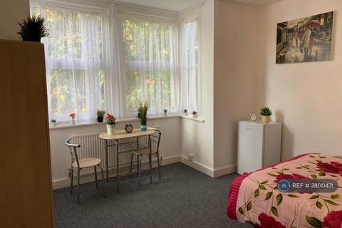 undefined, The Ridgeway, Enfield, EN2