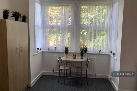 undefined, The Ridgeway, Enfield, EN2