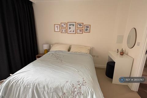1 bedroom flat to rent, Leyland Court, London, SE15