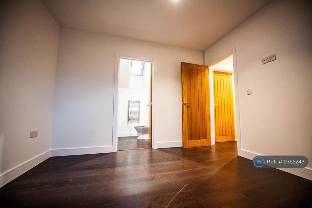 Ensuite Bedroom