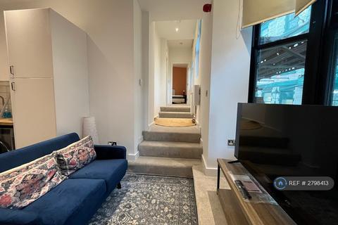 1 bedroom flat to rent, New Briggate, Leeds, LS2