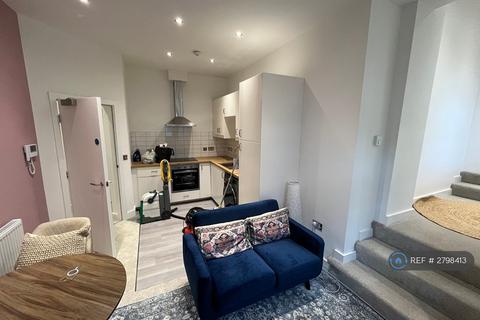 1 bedroom flat to rent, New Briggate, Leeds, LS2