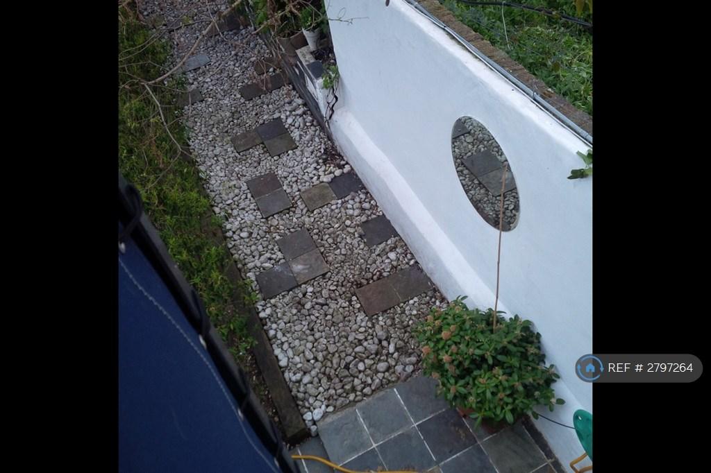Access Via The 60 x 40 Foot Garden