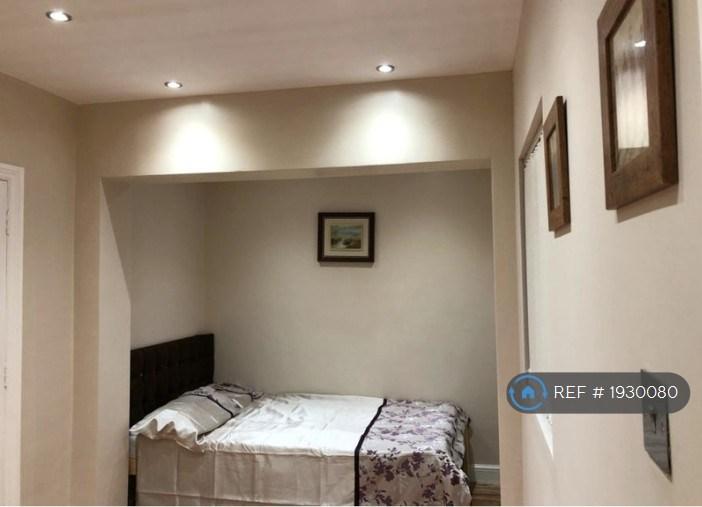 Ensuite Double Bed