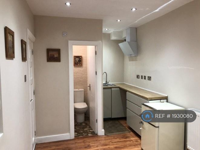Ensuite / Studio Bathroom